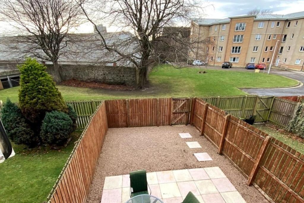 Spacious 4 Bedroom Townhouse Near Scenic Beach & City Centre Aberdeen Exteriör bild