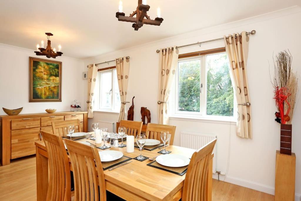 Spacious 4 Bedroom Townhouse Near Scenic Beach & City Centre Aberdeen Exteriör bild